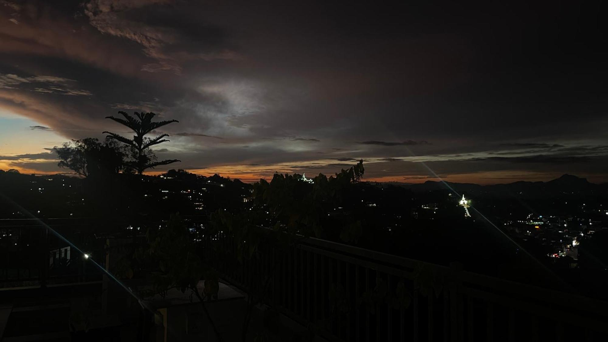 Sun Dove Suite Kandy Bagian luar foto