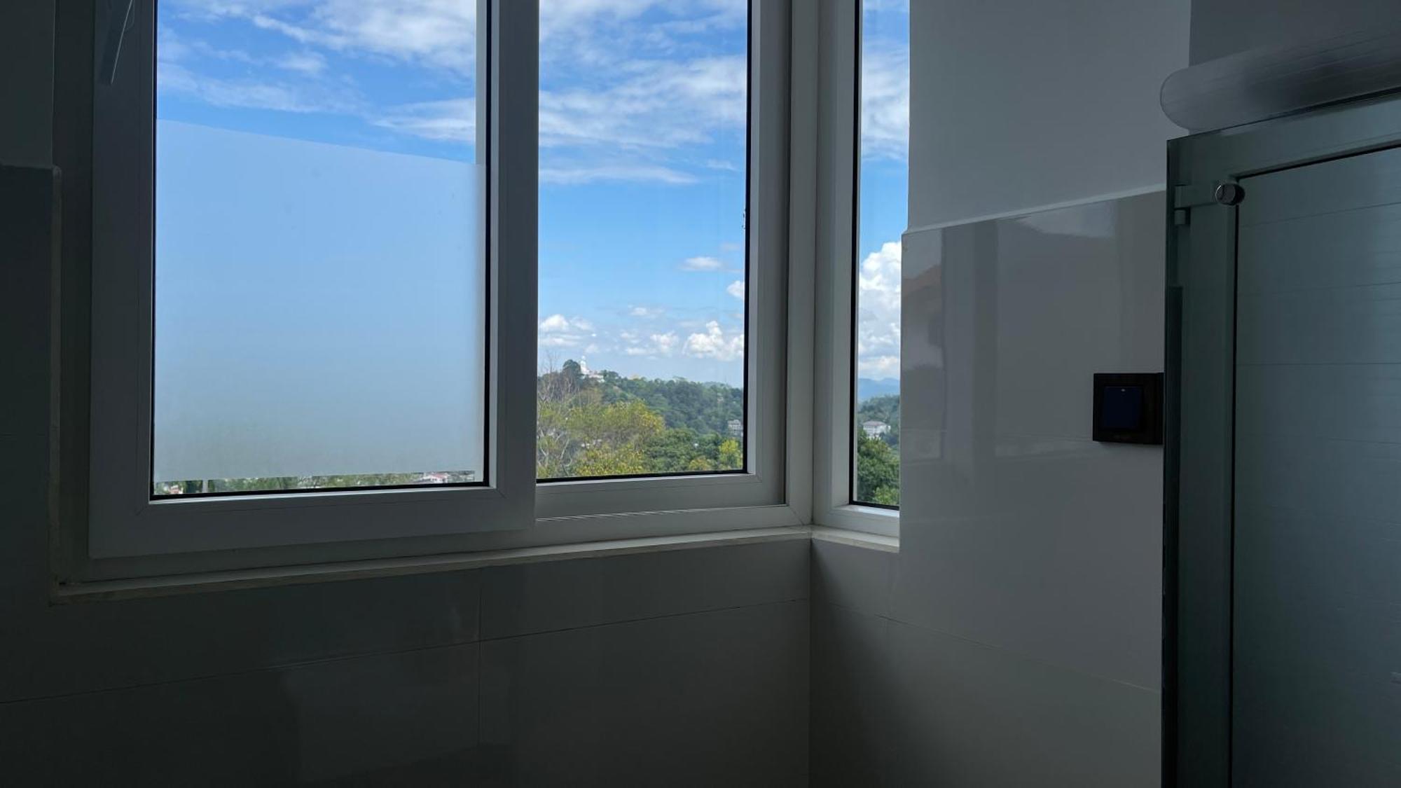 Sun Dove Suite Kandy Bagian luar foto